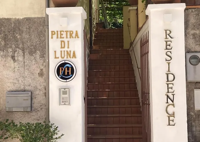 Hotel con piscina: Pietra di Luna residence